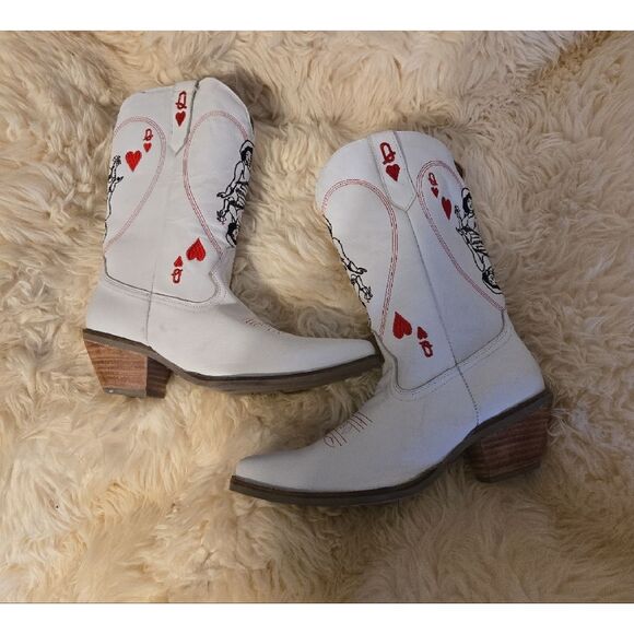 Dingo White Heeled Boots with Red and Black Design - Picture 3 of 11
